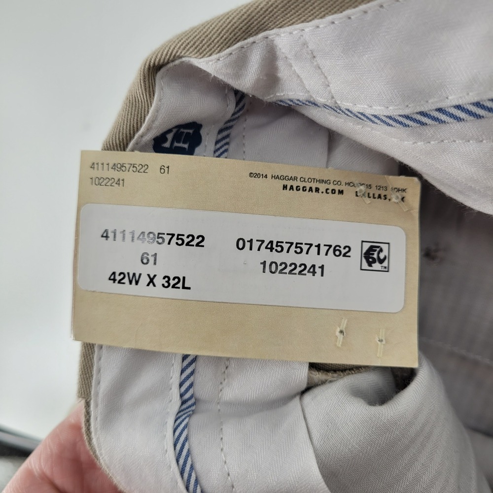 Haggar Work To Weekend Khaki Pants Mens 42x32 Khaki Classic Fit No Iron - Picture 3 of 8